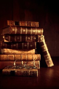  старинные антикварные книги кожаный переплет